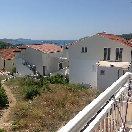 Feel Right At With Our Spacious Apartment! Perfect For An Island Getaway